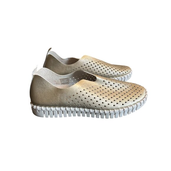 Ilse Jacobsen Hornbæk Beige Gold Perforated Slip-On Shoes Size 6 Lightweight Cas - Picture 6 of 11